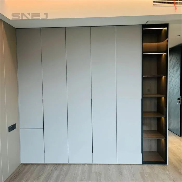 Открытый промышленный гардероб